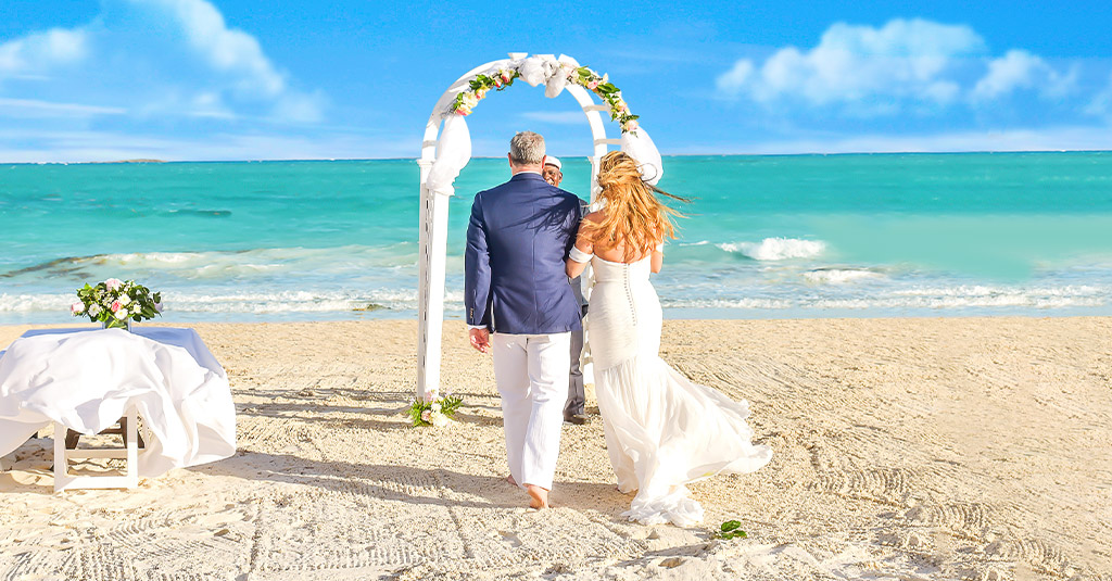 Tying the knot in Exuma Bahamas will be a true expression of your individual style set in an island paradise.